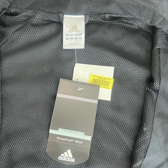 NWT! Adidas Vintage Men’s Black Climaproof Wind Training Zipup Jacket Size Large - Picture 3 of 9
